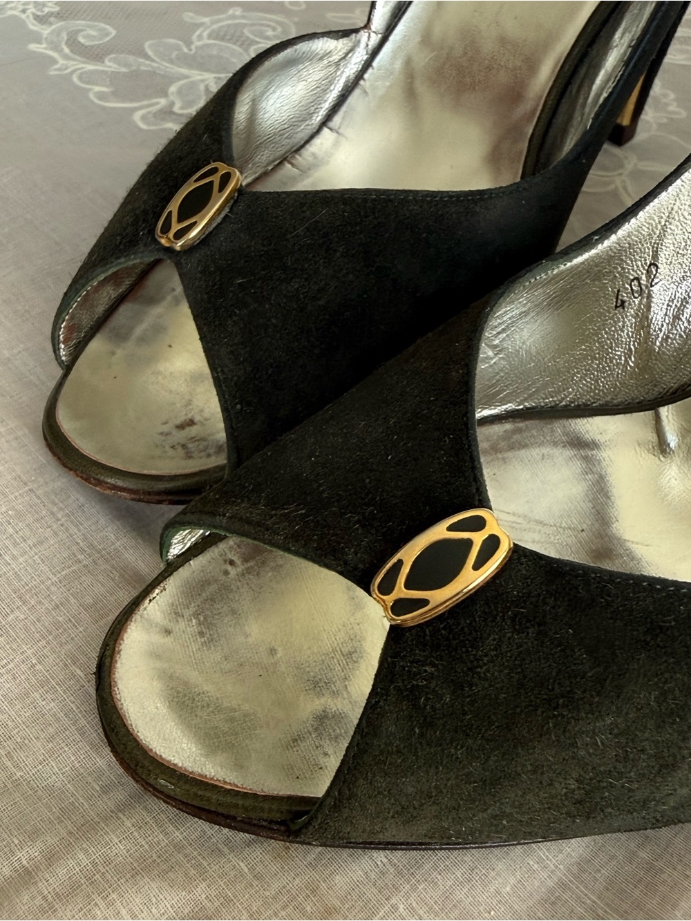 Bruno MAGLI 7B Dark Green Suede Slingback Heels with Gold Accents Vintage - Picture 11 of 12